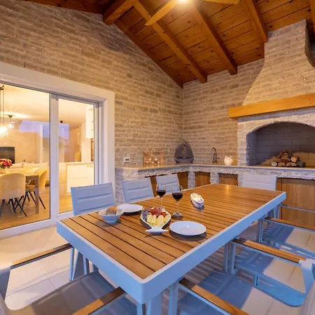 Olive Garden Villa Brzac