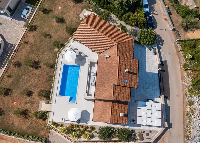 Villa Olive Garden Brzac